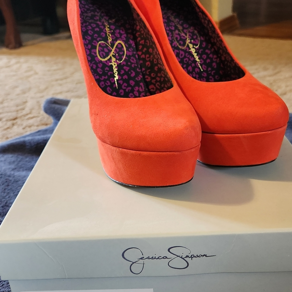 Jessica Simpson high heel shoe